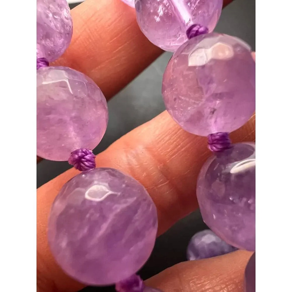 Faceted lavender amethyst knotted necklace with sterling clasp - Picture 7 of 11